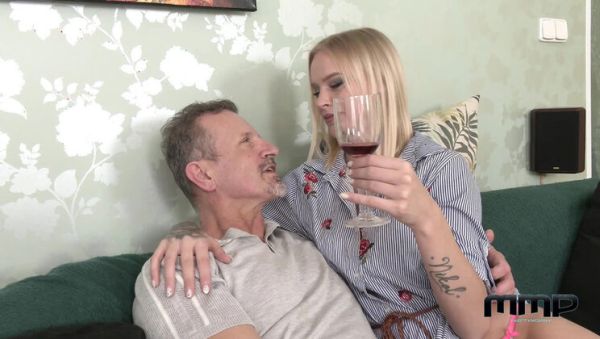 Sexy Pizza Delivery Girl Fucks Customer At Home - Blonde Czech Babe Gangbang Creampie - xxxfiles.com - Britain - Czech Republic on systemporn.com