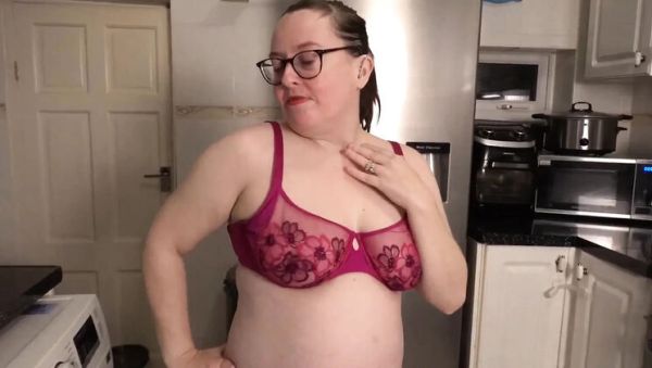 Littlevixen Sexy Kitchen Strip Tease in Bra and Panties with Ripped Leggings - porntry.com on systemporn.com