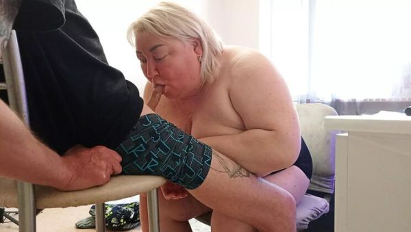 Mom Friend Jerks My Dick And Gives Blowjob Until Cumshot - porntry.com on systemporn.com