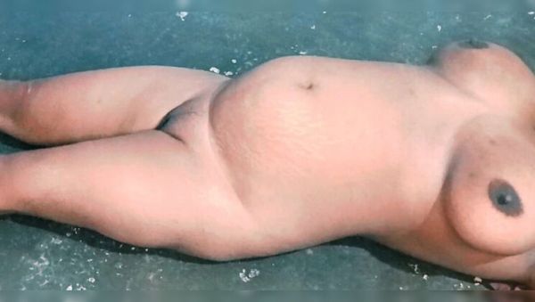 Desi Bhabhi Urmila Gets Sensual Full Body Massage at Indian Parlour - Aunty Pussy & Happy Ending - porntry.com - India on systemporn.com