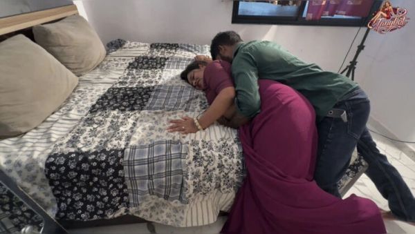 Desi Bhabhi Calls Tailor Home For Saree Fitting - Passionate Hindi Sex & Blowjob in Kitchen with Aksha - porntry.com - India on systemporn.com