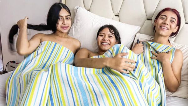 Homemade Threesome with Amateur Latina Teens and Big White Cock - Hardcore POV Doggystyle - veryfreeporn.com on systemporn.com