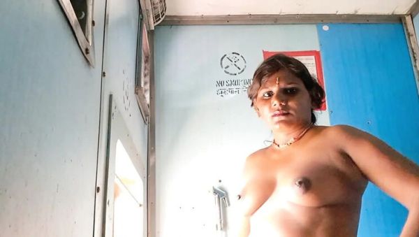 Indian Bhabhi Threesome Desi Sex - Homemade Anal with Teen Big Ass - veryfreeporn.com - India - Indonesia on systemporn.com