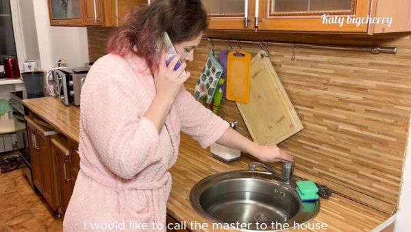 Katybigcherry Gets Her Ass Fucked By The Plumber After Calling Him To Fix The Sink - xxxfiles.com on systemporn.com