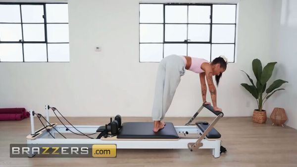 Ryan Reid gets her tight shaved pussy stretched by Victor Ray in a hardcore fitness session - porntry.com on systemporn.com