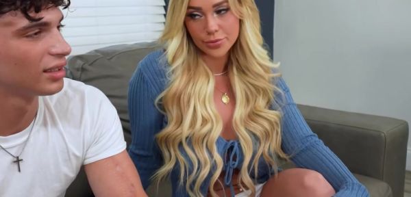 My stepsister wants me to lick her feet - inxxx.com on systemporn.com