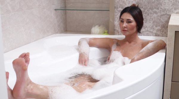 Brunette Eva Black's steamy solo session in the bath - alphaporno.com on systemporn.com