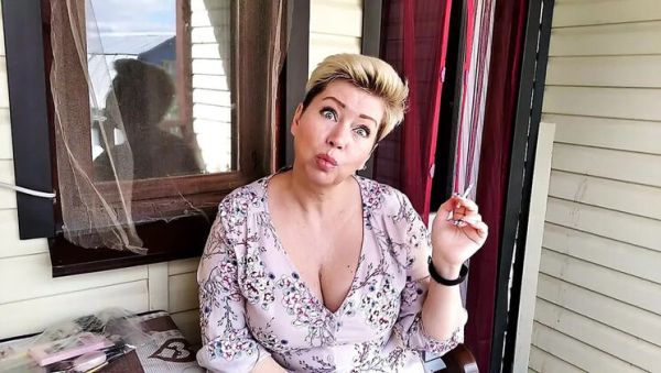 Insatiable Russian MILF AimeeParadise: Daytime Housewife Turns Into Depraved Night Slut - Blowjob & Sex - xxxfiles.com - Russia on systemporn.com