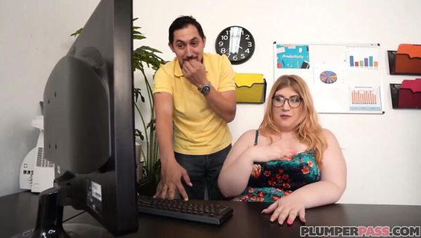 BBW Elisa Mae Gets Facial From Co-worker Juan Largo in Office - veryfreeporn.com - Britain on systemporn.com