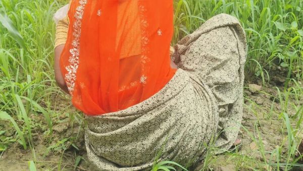 Desi Bhabhi Fingered and Squirting in Jungle Sex with Devar on Farm - porntry.com - India on systemporn.com