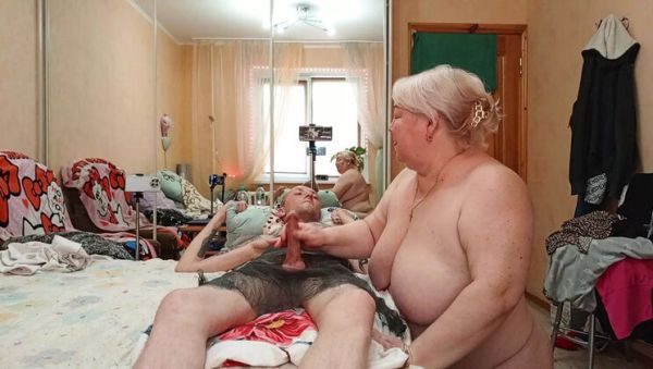 Zona901 MILF Friend Jerks My Dick With Oil Handjob Cumshot - xxxfiles.com - Russia on systemporn.com