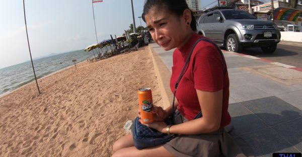 Thai amateur babe rubs her phony juggs in HD POV while getting a steamy handjob on the bed - alphaporno.com - Thailand on systemporn.com