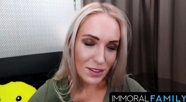 Angelika Grays Picnic Seduction Eat Fruit Leads To Eat Cock! - sunporno.com on systemporn.com