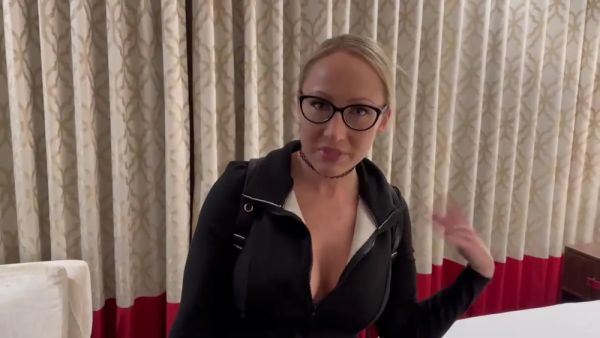 Crystal Clark - Stepmom Shares Hotel Bed With Me All Weekend - videohdzog.com on systemporn.com