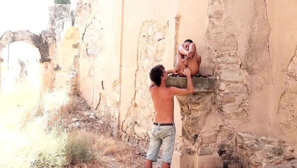 Skinny Amateur Brunette Magia Rosa Gets Her Pussy Eaten Outside Like a Statue - xxxfiles.com on systemporn.com