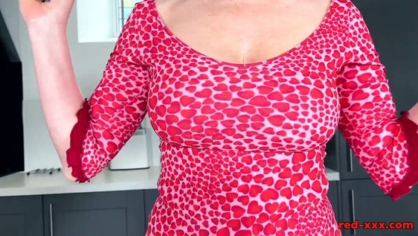 Red XXX gives herself a big Valentine's Day treat with her huge tits - xxxfiles.com - Britain on systemporn.com