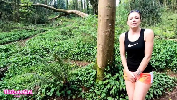 Desperate Jogger Pisses Outside While You Watch - veryfreeporn.com on systemporn.com