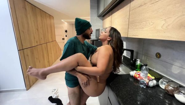 Big-titted brunette MILF surprises brother-in-law with wild doggystyle and squirting - veryfreeporn.com - Spain - Colombia on systemporn.com