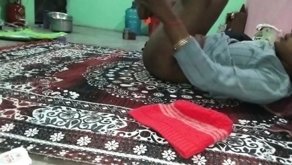 Desi Girlfriend Stepmom Fucks For Cash - Hindi Audio Bathroom Sex - veryfreeporn.com - India on systemporn.com