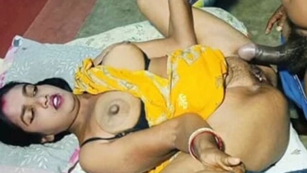 Horny Indian Bhabhi Gets Hard Fucked by Devar on Anniversary - veryfreeporn.com - Britain - India on systemporn.com