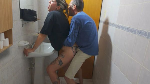 Cheating Wife Almost Caught Me Fucking My Brother’s Wife In The Bathroom - veryfreeporn.com - Argentina on systemporn.com