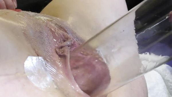 Deep Keely Spreads Wide Open: Dildo & Glass Extreme Insertion Close-Up - veryfreeporn.com on systemporn.com