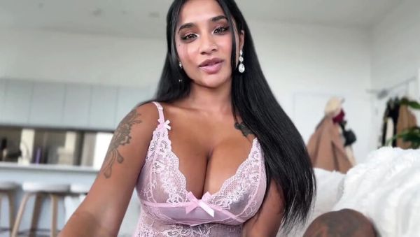 Yasmina Khan gets pleasured by American friend's BBC while husband is away - veryfreeporn.com - Usa on systemporn.com