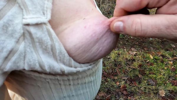 Hard Nipple Squeeze Outside - veryfreeporn.com on systemporn.com