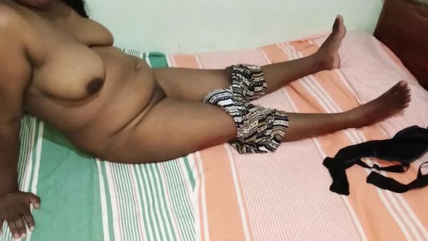Sri Lankan Aunty Fucks Black Cock in Bed - Dirty Talk Hindi Desi Sex - veryfreeporn.com - Sri Lanka on systemporn.com