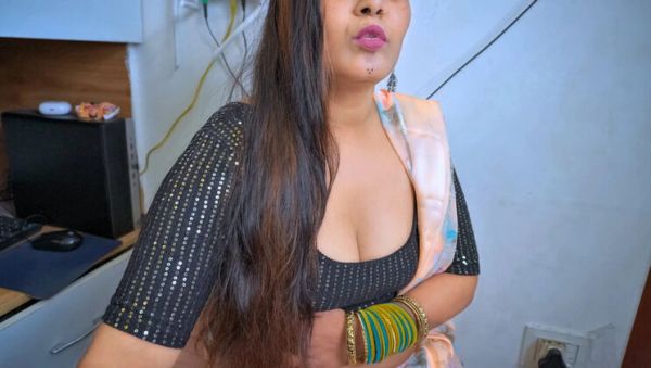 Hot Auntie Pisses While Getting Fucked - Desi Chachi Squirt Blowjob HD - veryfreeporn.com - India on systemporn.com