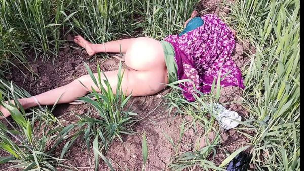 Desi village Bhabhi pisses and fingers her pussy outdoors, then takes brother-in-law's thick cock in her ass - veryfreeporn.com - India on systemporn.com