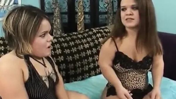 Ricky Masters fucks Mini Mya and another horny midget babe in hot sofa threesome - veryfreeporn.com - Britain on systemporn.com