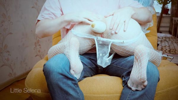 Little Selena Gets Extreme Anal Fisting with a Huge Vegetable - veryfreeporn.com - Britain on systemporn.com