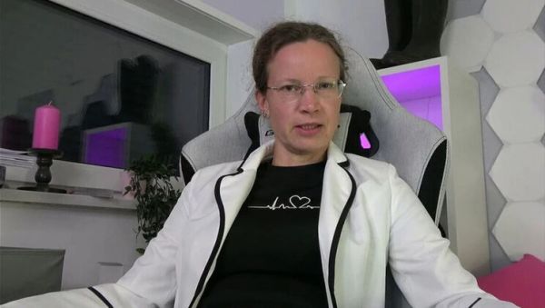 Femdom MILF in Glasses Humiliates Loser with Small Dick – Amateur HD - veryfreeporn.com - Germany on systemporn.com