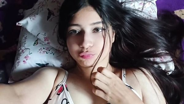 18 Year Old Girl Plays With Her Wet Pussy - veryfreeporn.com - India - Colombia on systemporn.com
