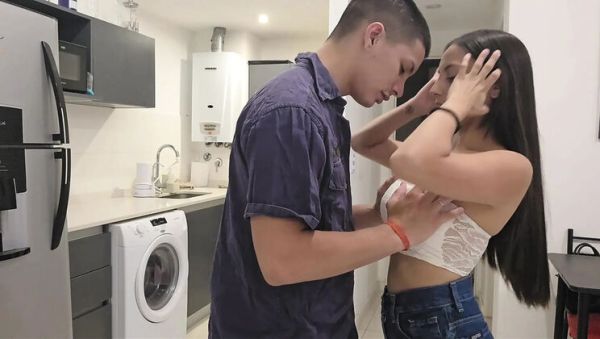 Cheating Wife Fucks the Plumber Raw - Big Tits Cowgirl Doggystyle - veryfreeporn.com - Spain - Argentina on systemporn.com