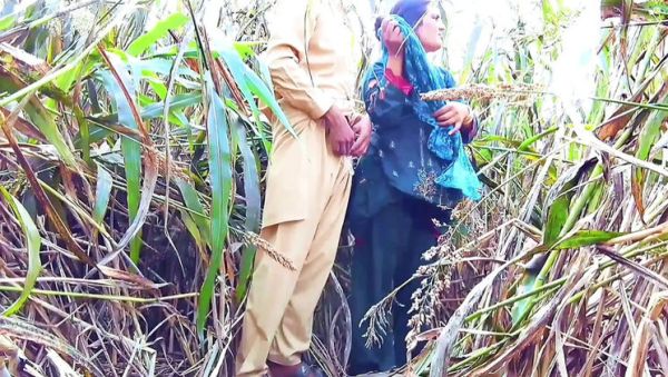 Amateur Couple Homemade Fingering and Footjob with Big Ass - porntry.com - Pakistan on systemporn.com