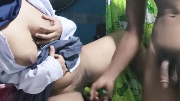 Indonesian Schoolgirls Rania and Dinda Fuck Hard in Homemade Anal Video - porntry.com - India - Indonesia on systemporn.com