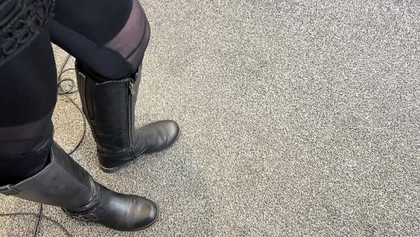 Mrs Mature Feet removes stinky socks and boots - porntry.com - Britain on systemporn.com