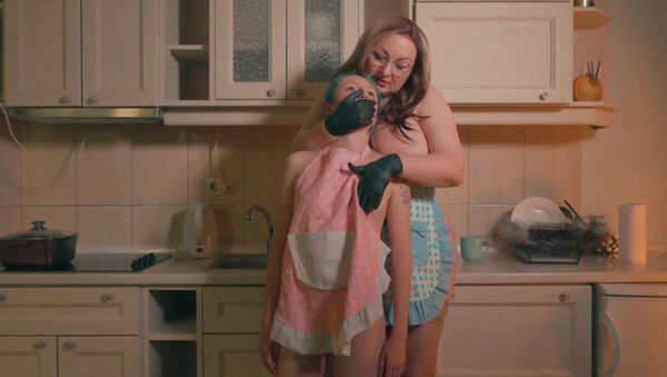 Tall Stepmom in Gloves Inspects and Dildo Fucks Tiny Stepdaughter - porntry.com - Britain on systemporn.com