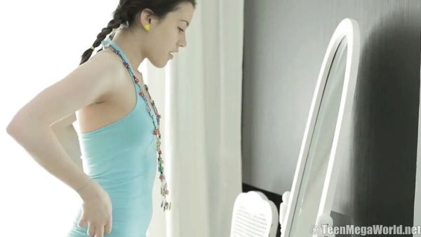 Massage for Izi: Teen Blowjob and Happy Ending - veryfreeporn.com - Britain on systemporn.com