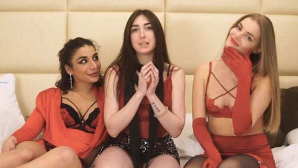 Strip Rock Paper Scissors: Winners Get Their Lesbian Desires - xxxfiles.com - Britain on systemporn.com