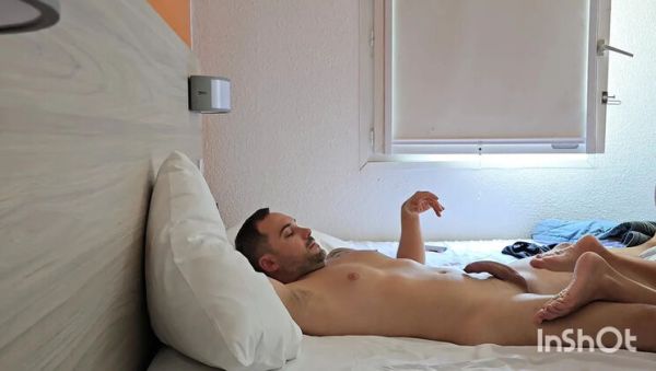 Amateur hotel room blowjob and handjob with huge cumshot - veryfreeporn.com - France - Turkey on systemporn.com