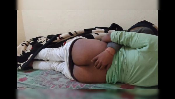Indian Bhabhi Sona in Rajai Bedroom Doggy Style Sex with Desi Girl - veryfreeporn.com - India on systemporn.com